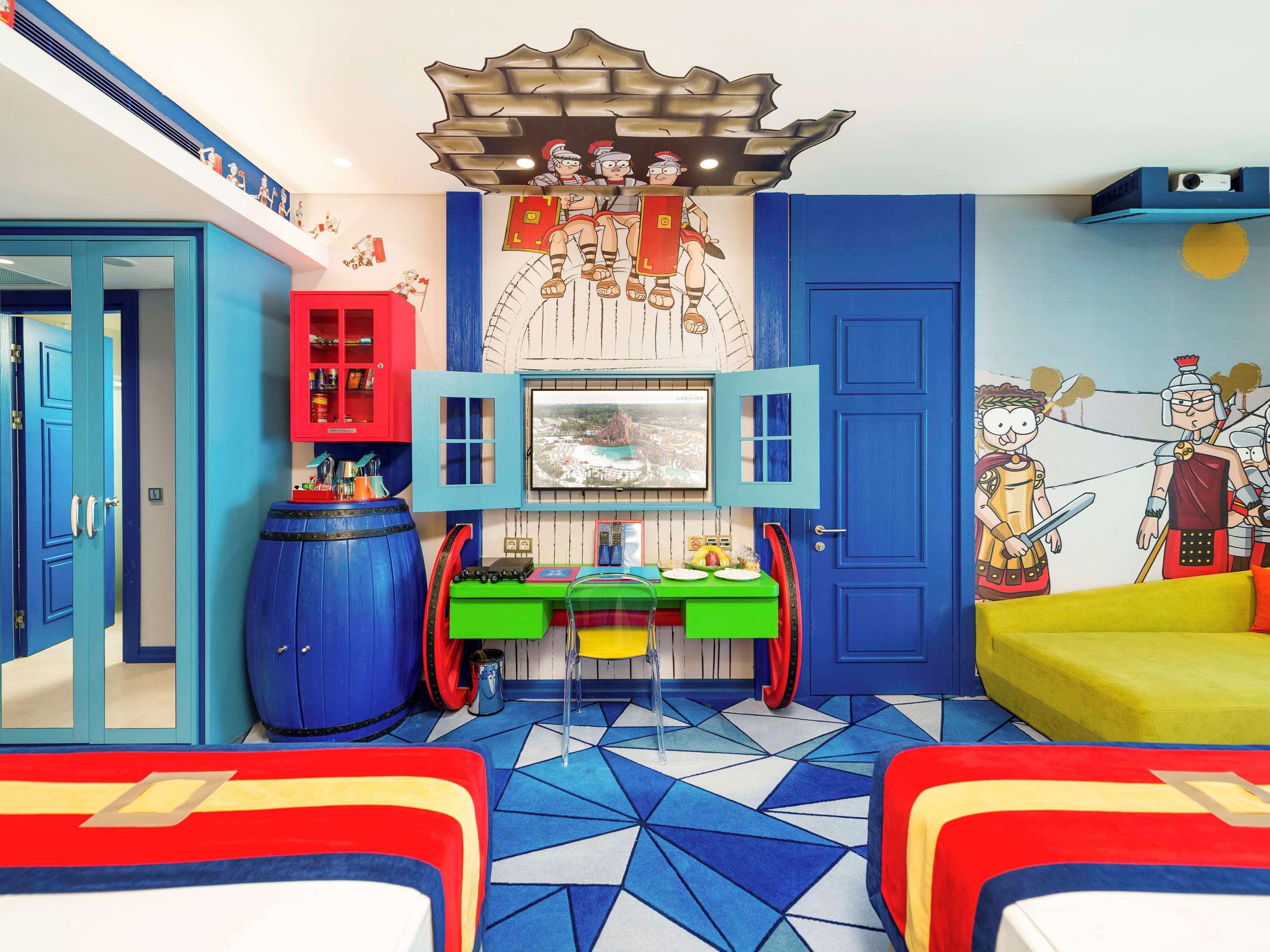 The Land Of Legends Kingdom Hotel - All-In Concept Belek Esterno foto A Lego themed hotel room at Legoland Malaysia Resort