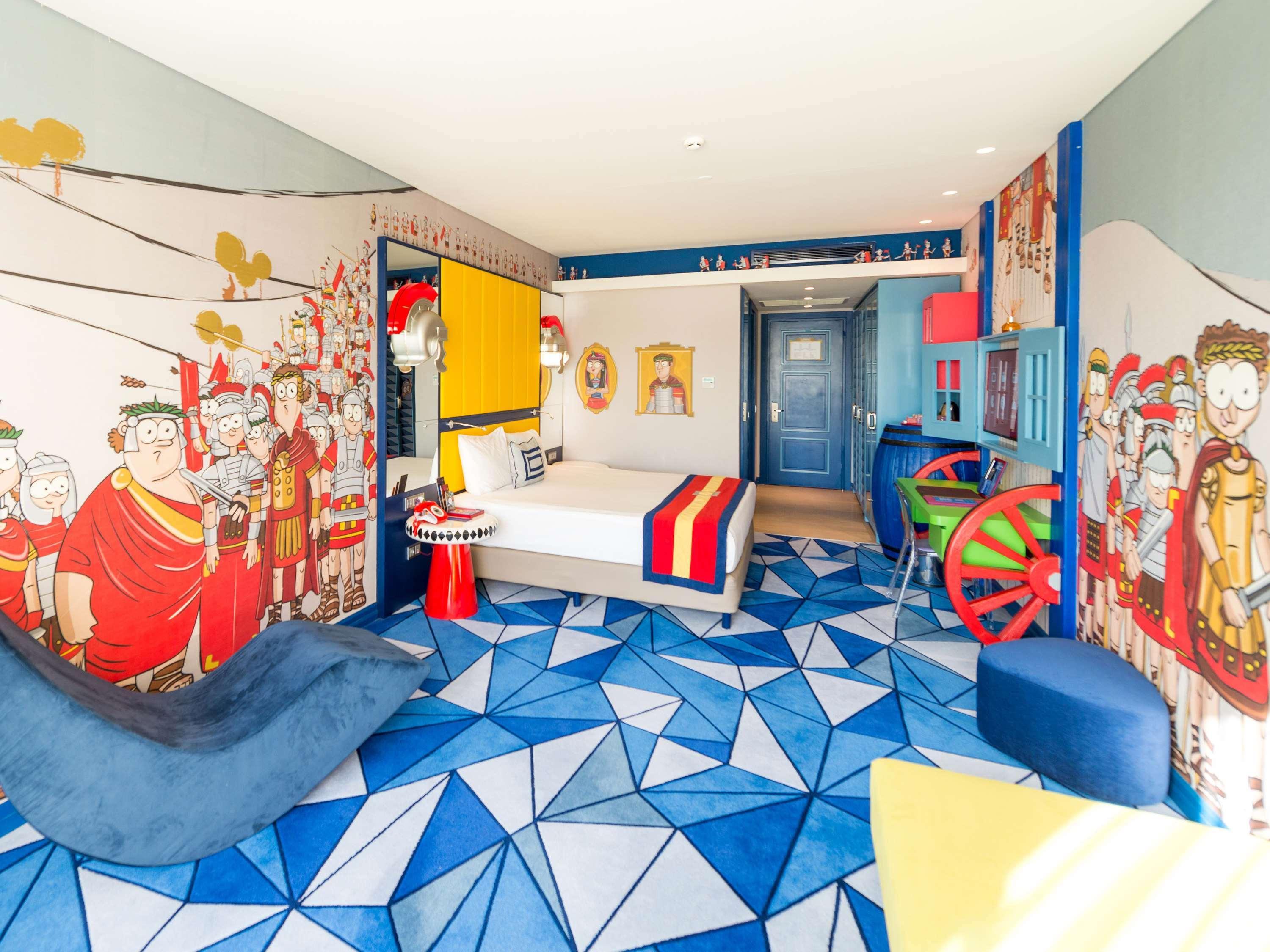 The Land Of Legends Kingdom Hotel - All-In Concept Belek Esterno foto A Lego themed room at Legoland Malaysia Resort