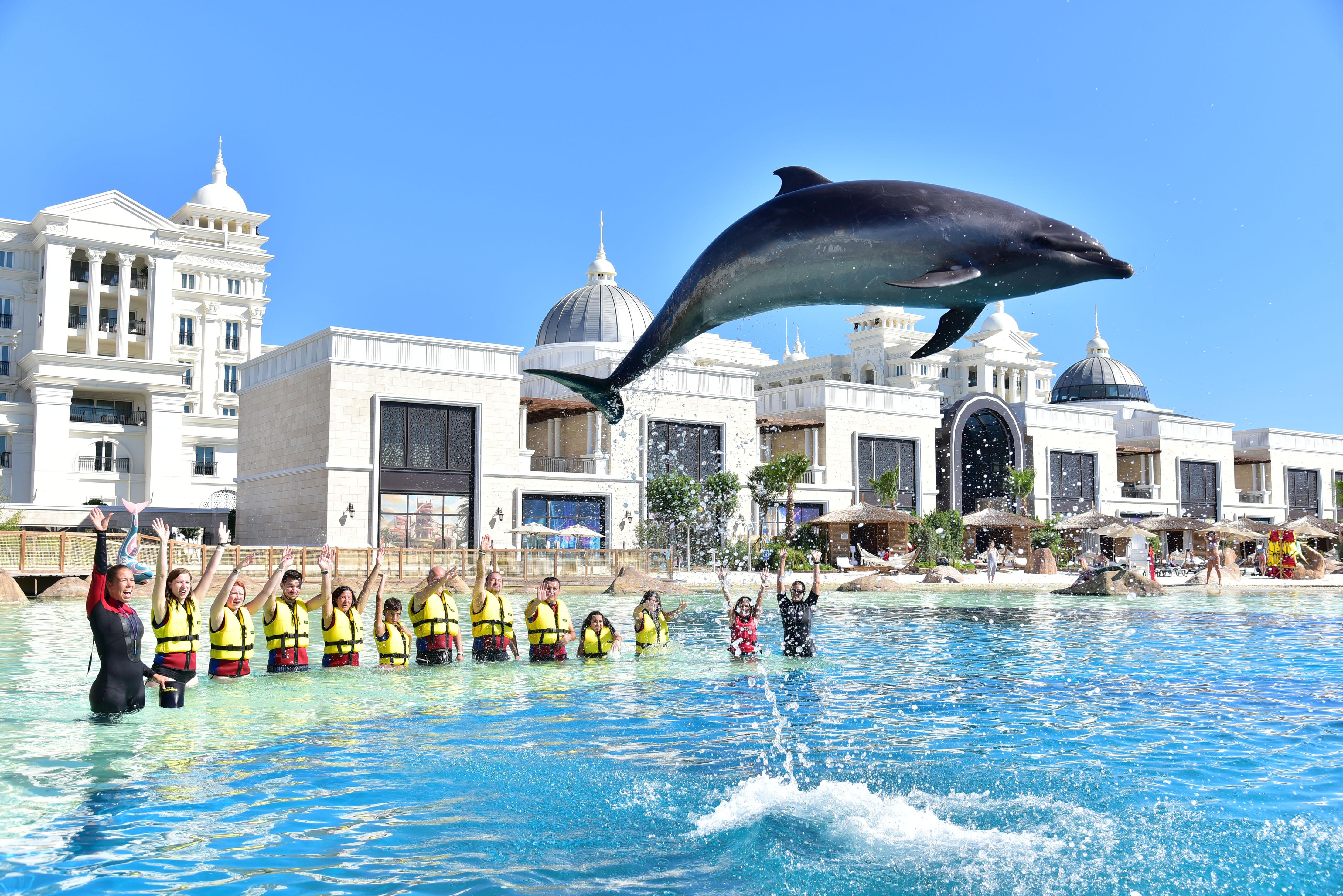 The Land Of Legends Kingdom Hotel - All-In Concept Belek Esterno foto Dolphin show at Atlantis Paradise Island