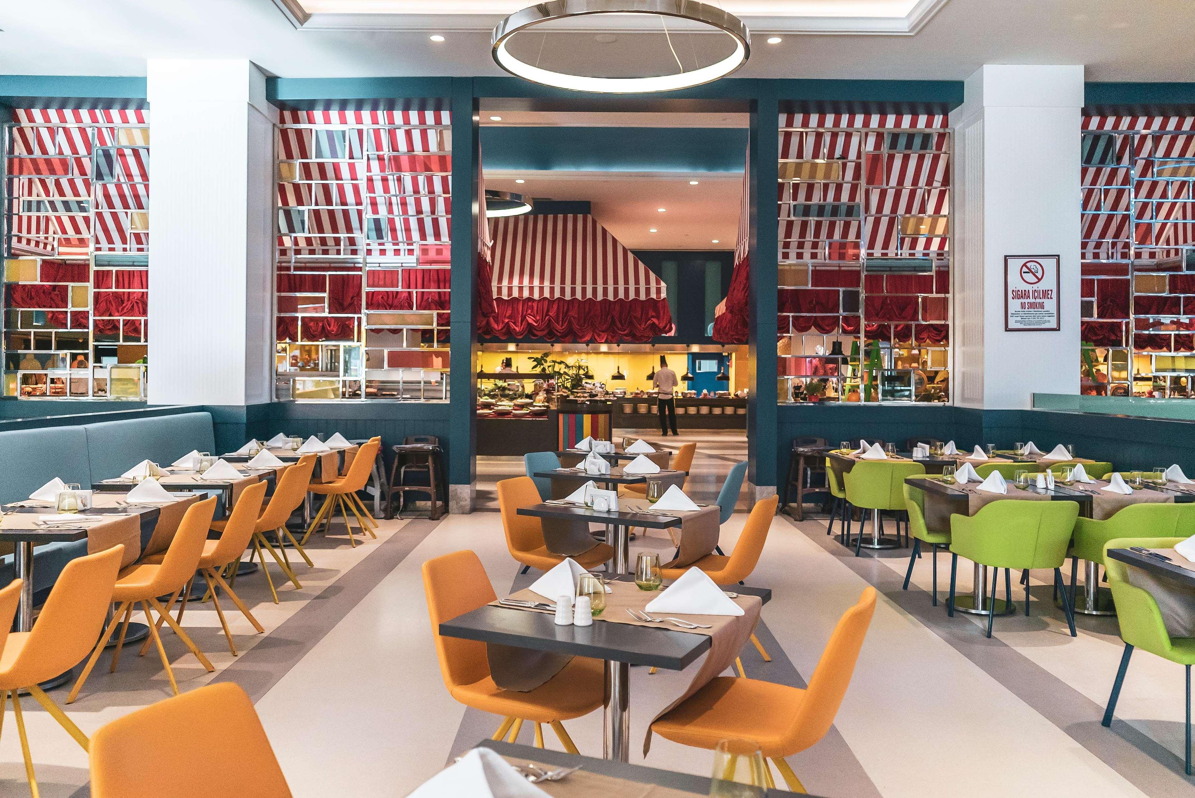 The Land Of Legends Kingdom Hotel - All-In Concept Belek Esterno foto The restaurant