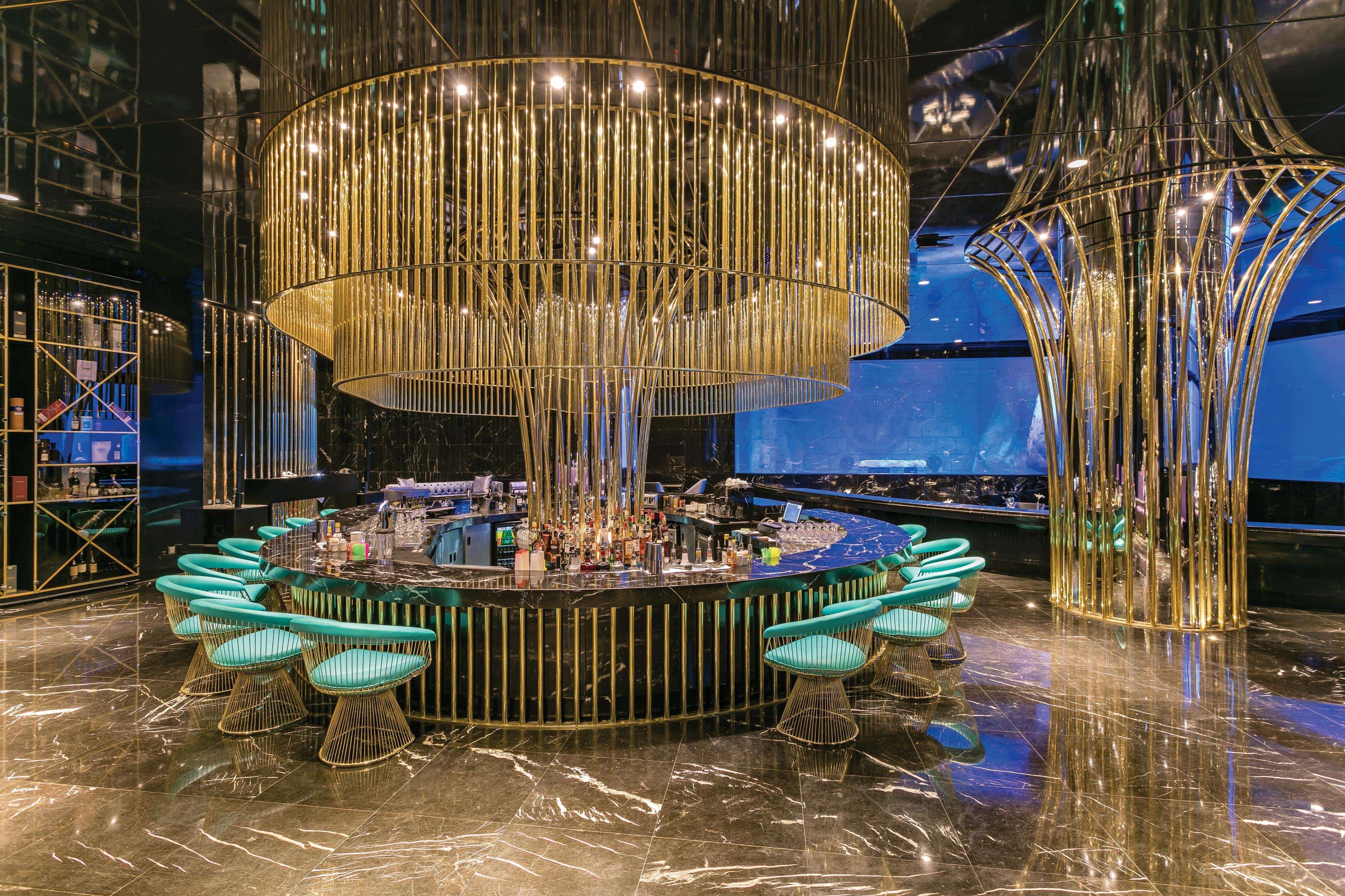 The Land Of Legends Kingdom Hotel - All-In Concept Belek Esterno foto The bar at the restaurant