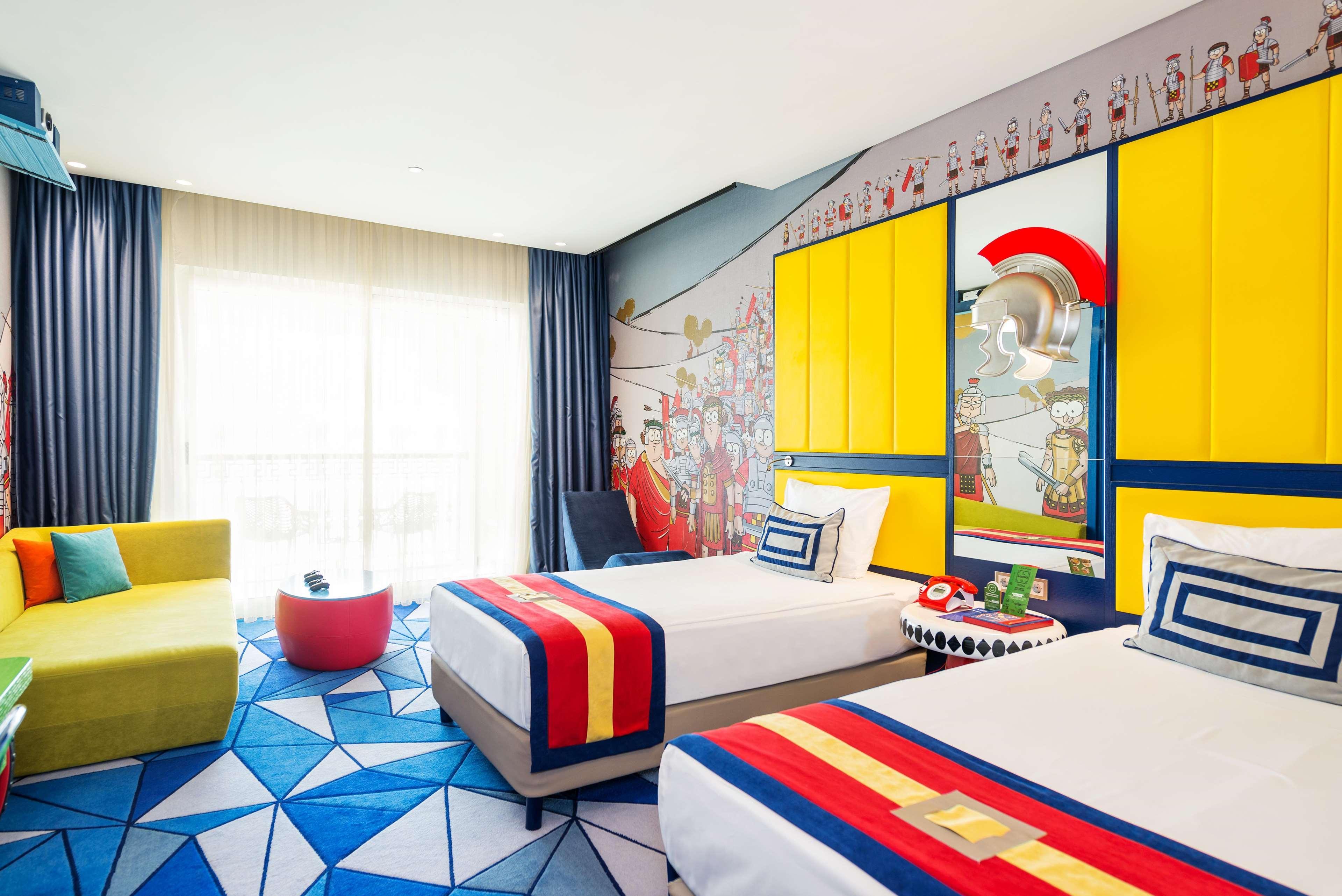 The Land Of Legends Kingdom Hotel - All-In Concept Belek Esterno foto A room at Legoland Malaysia Resort
