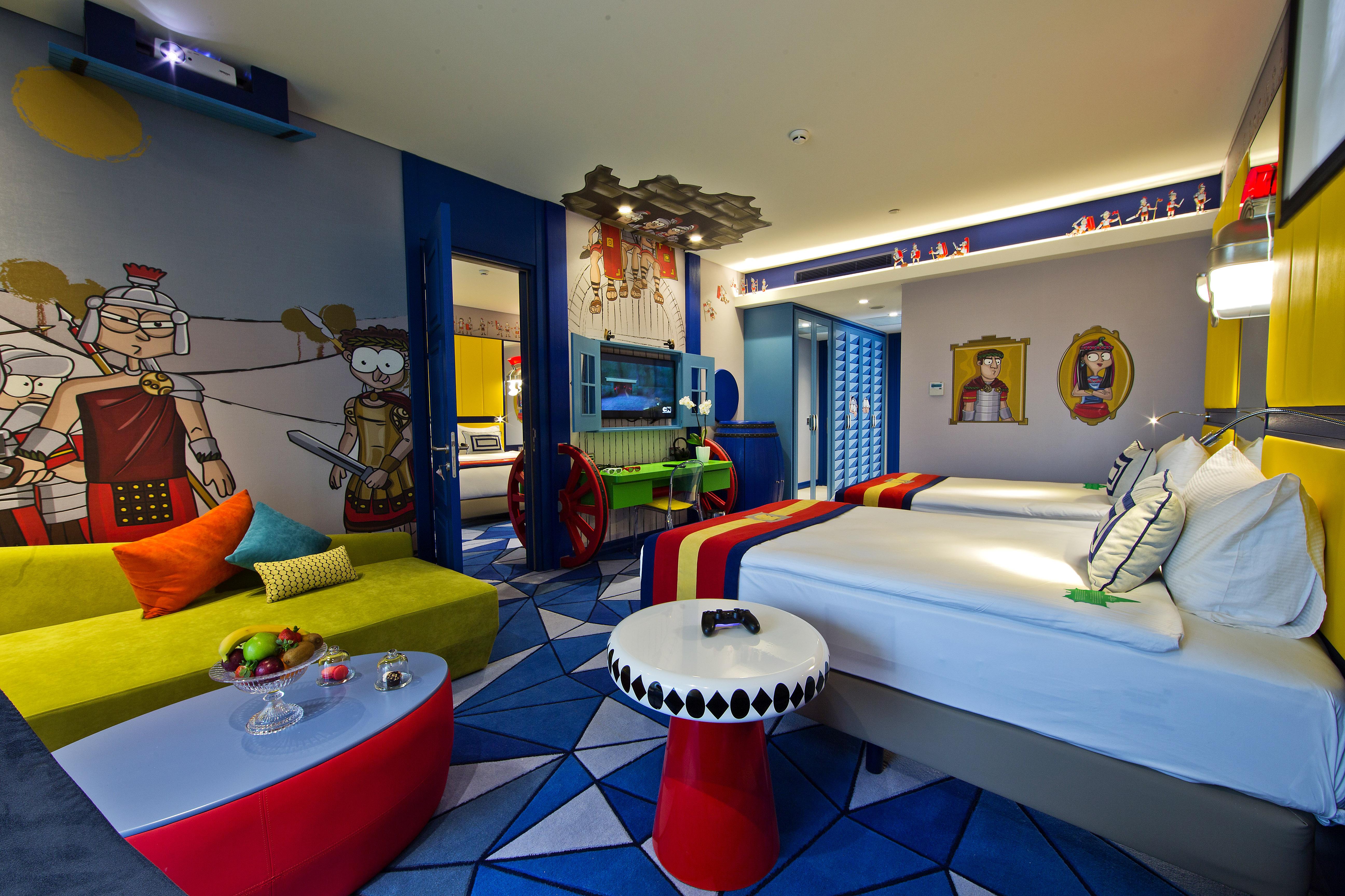 The Land Of Legends Kingdom Hotel - All-In Concept Belek Esterno foto A Lego themed room at Legoland Hotel