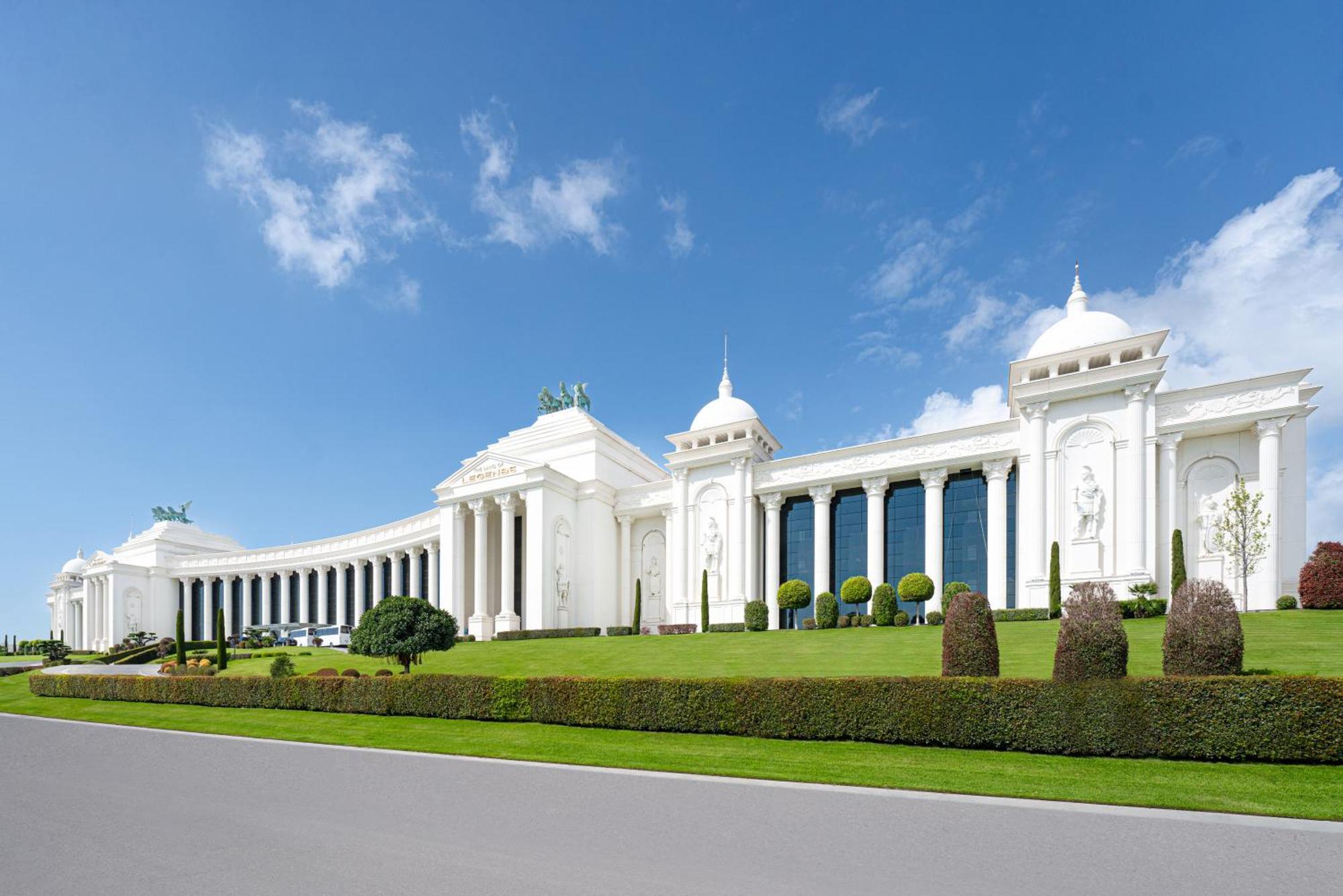 The Land Of Legends Kingdom Hotel - All-In Concept Belek Esterno foto The Royal Project Administration building