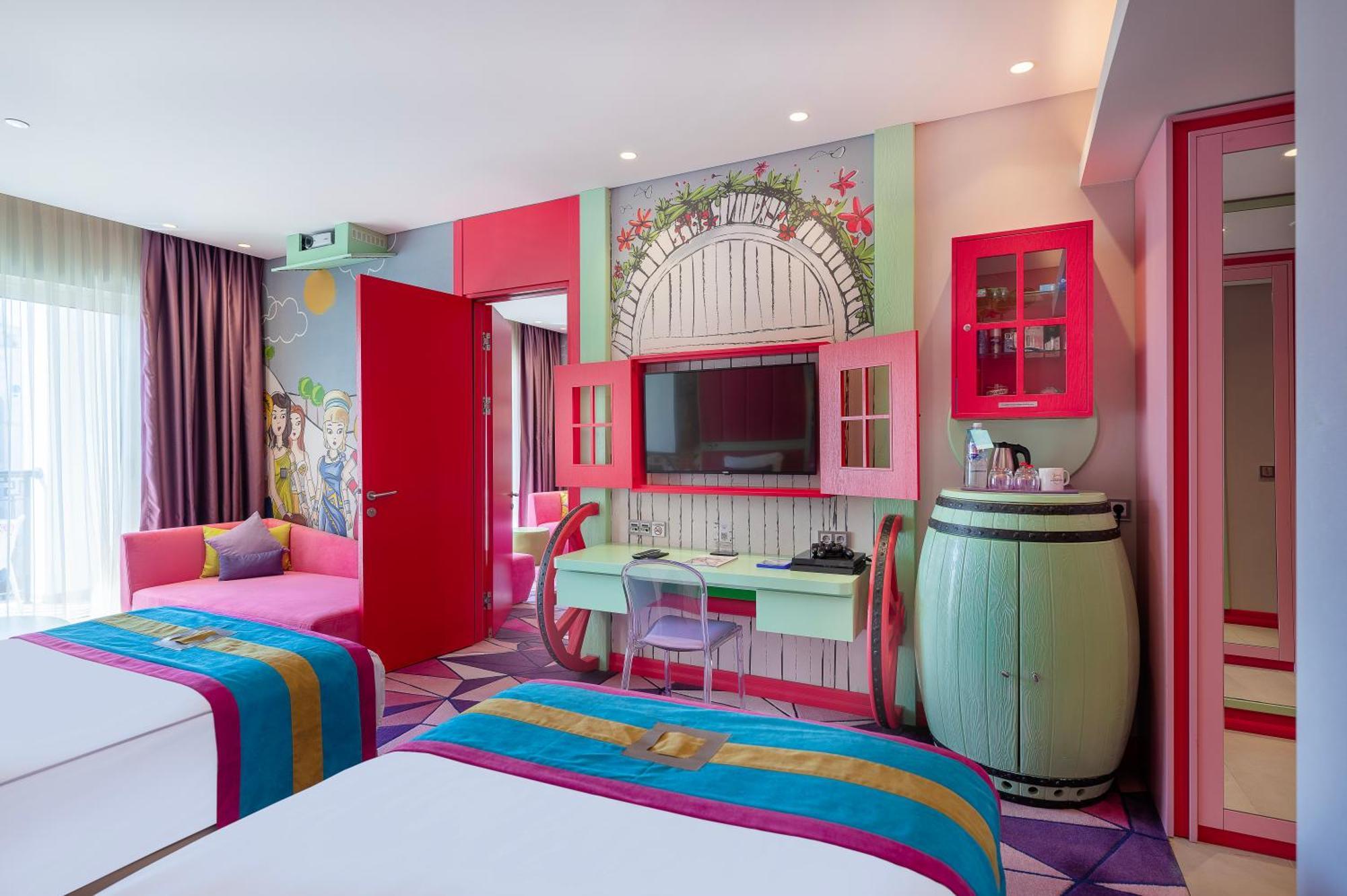 The Land Of Legends Kingdom Hotel - All-In Concept Belek Esterno foto Family Suite